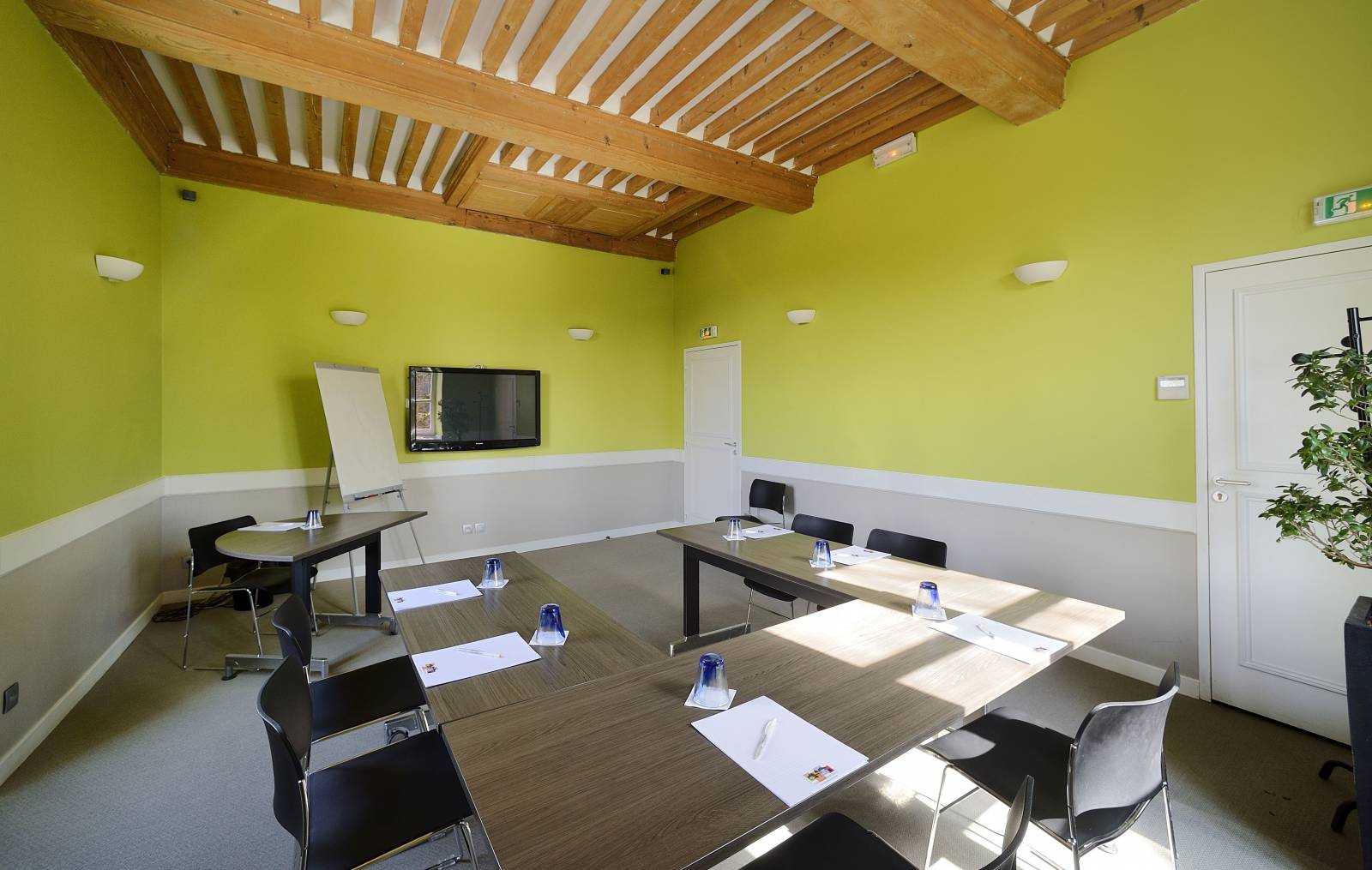 Salle privative pour réunion et escape game nomade à Limonest au Château  de Sans Souci