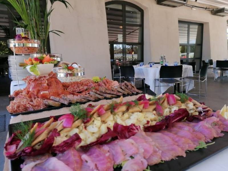 Buffet d'entrées froides en véranda