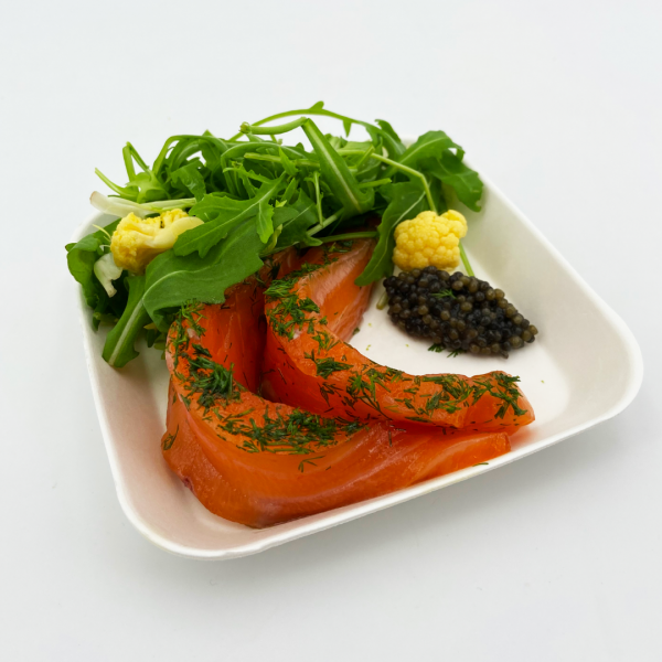 Traiteur Guzman - Saumon Gravlax, caviard de Neuvic et salade de jeunes pousses