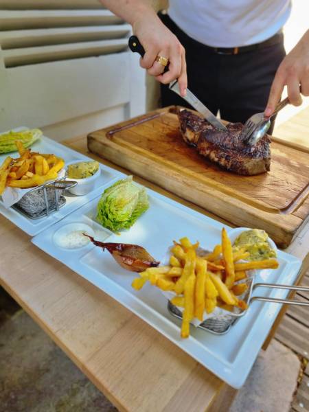 Pièce du boucher et côte de boeuf au restaurant LE GRILL Limonest
