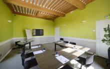 Petit salon de 27 m² pour vos réunions en distanciel à Limonest